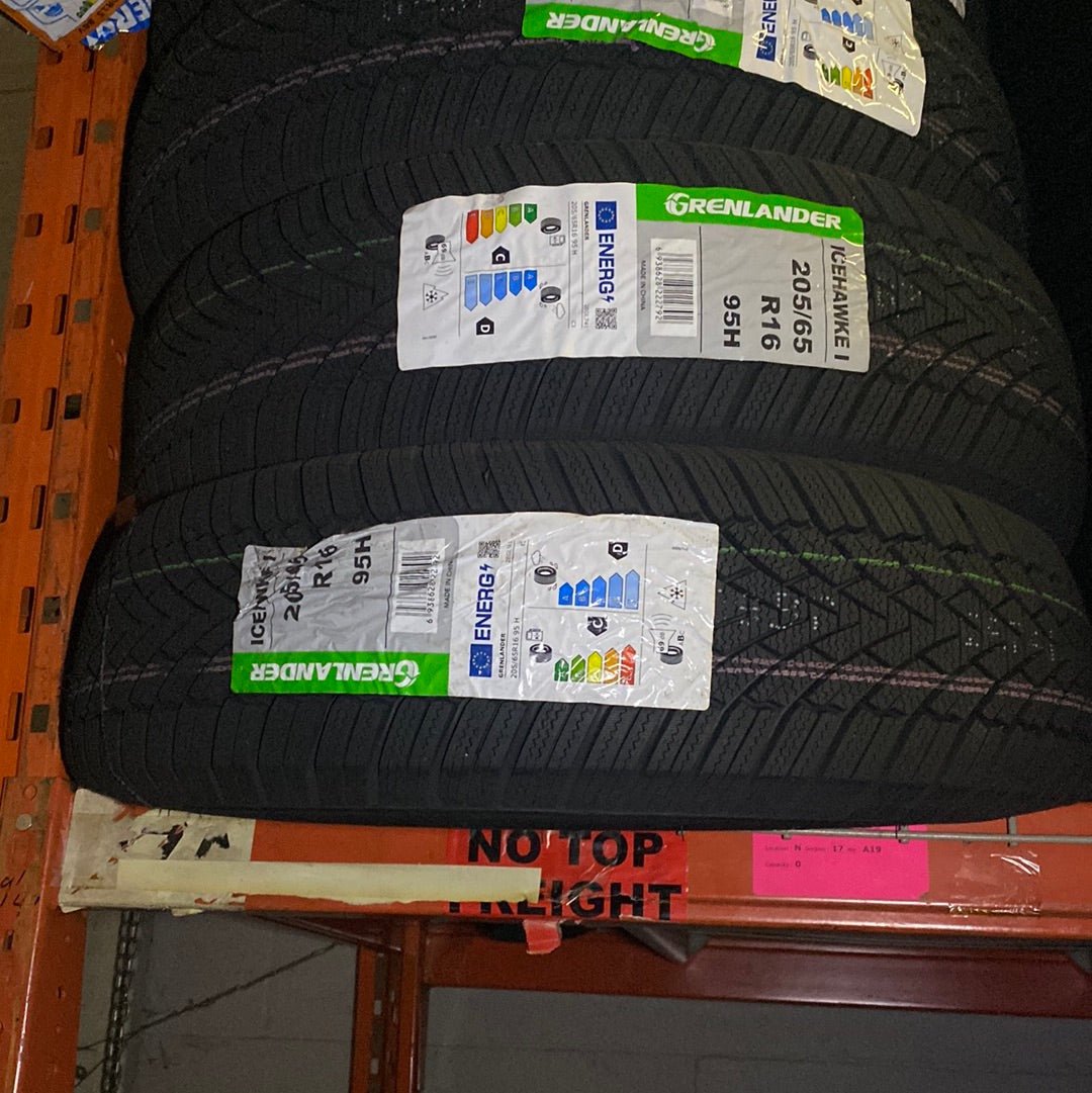 205/65R16 GRENLANDER ICEHAWKE I WINTER