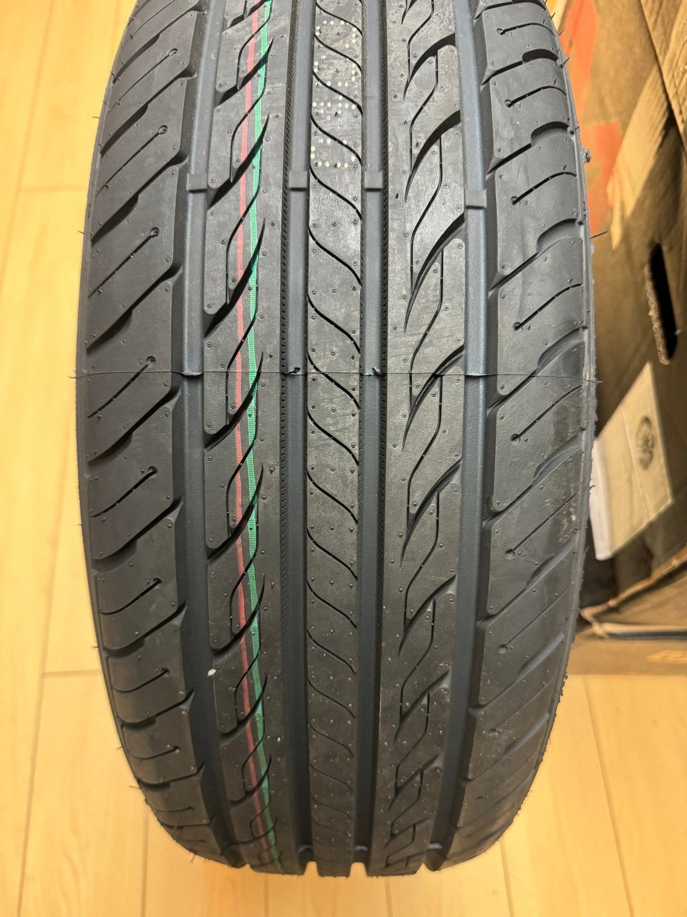 225/60R16 GRENLANDER L-COMFORT68 HP PASSENGER