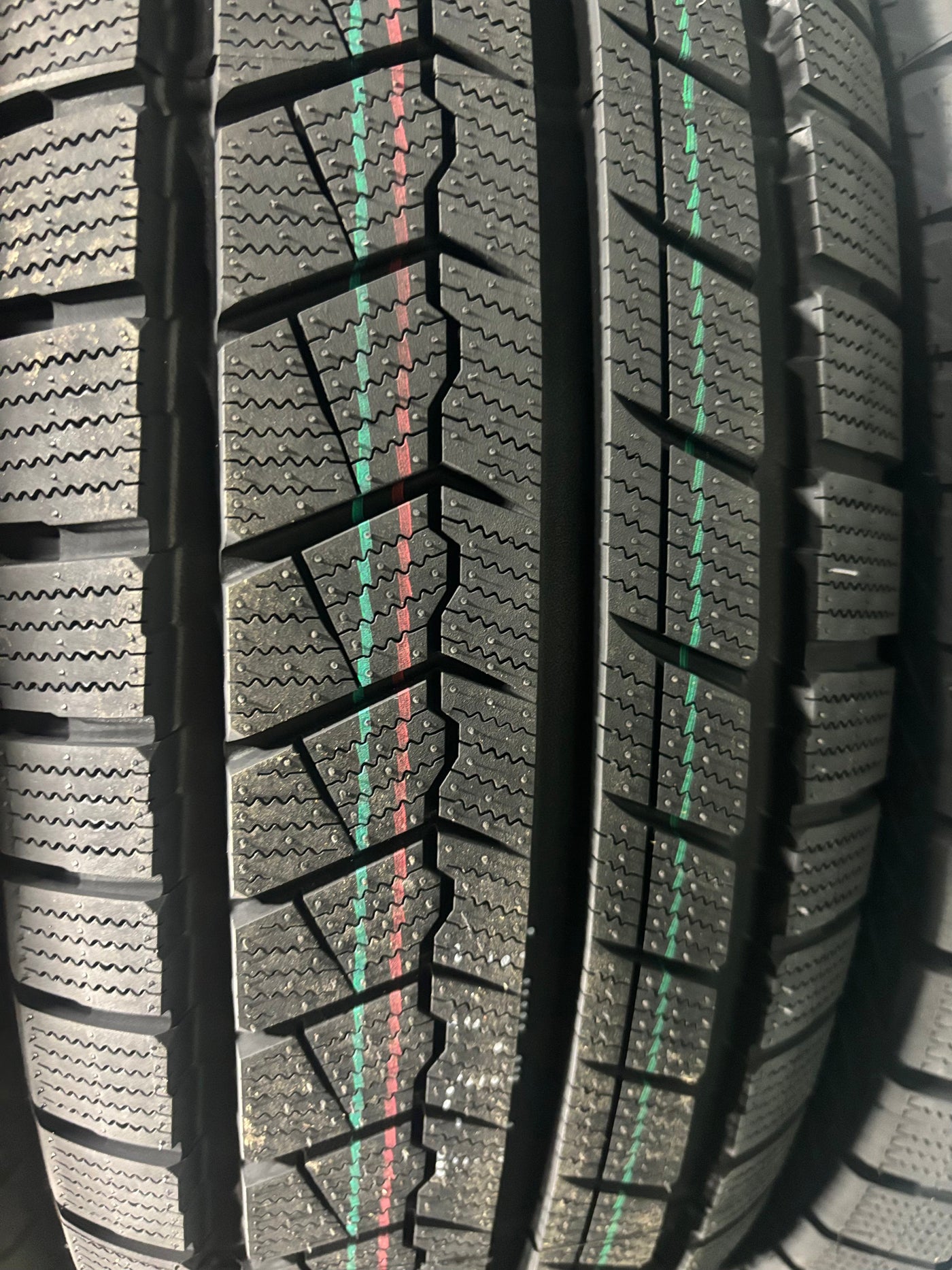 245/65R17 GRENLANDER GL868 WINTER