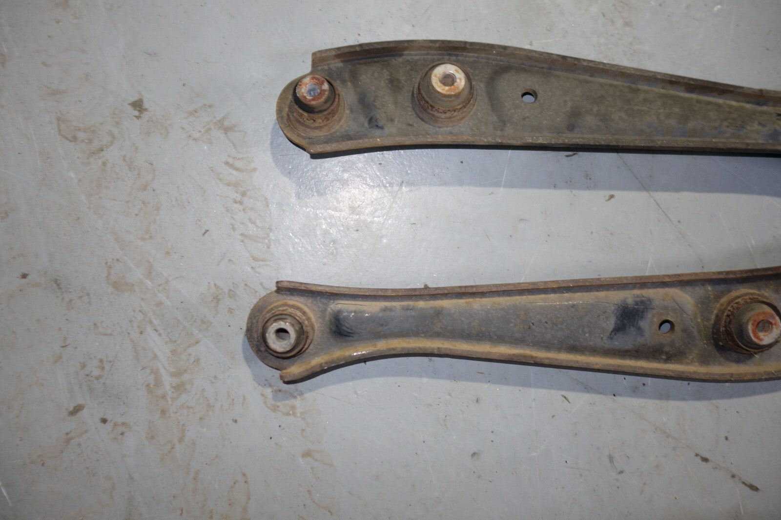 JDM 1996-2000 ACURA EL OEM GENUINE REAR LOWER CONTROL ARM PAIR