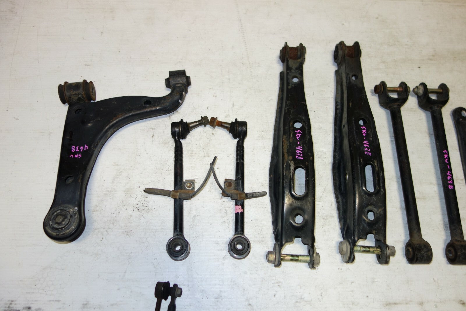 JDM Lexus IS300 / Altezza Rear Lower Control Arms Suspension SXE10 OEM 2001-2005