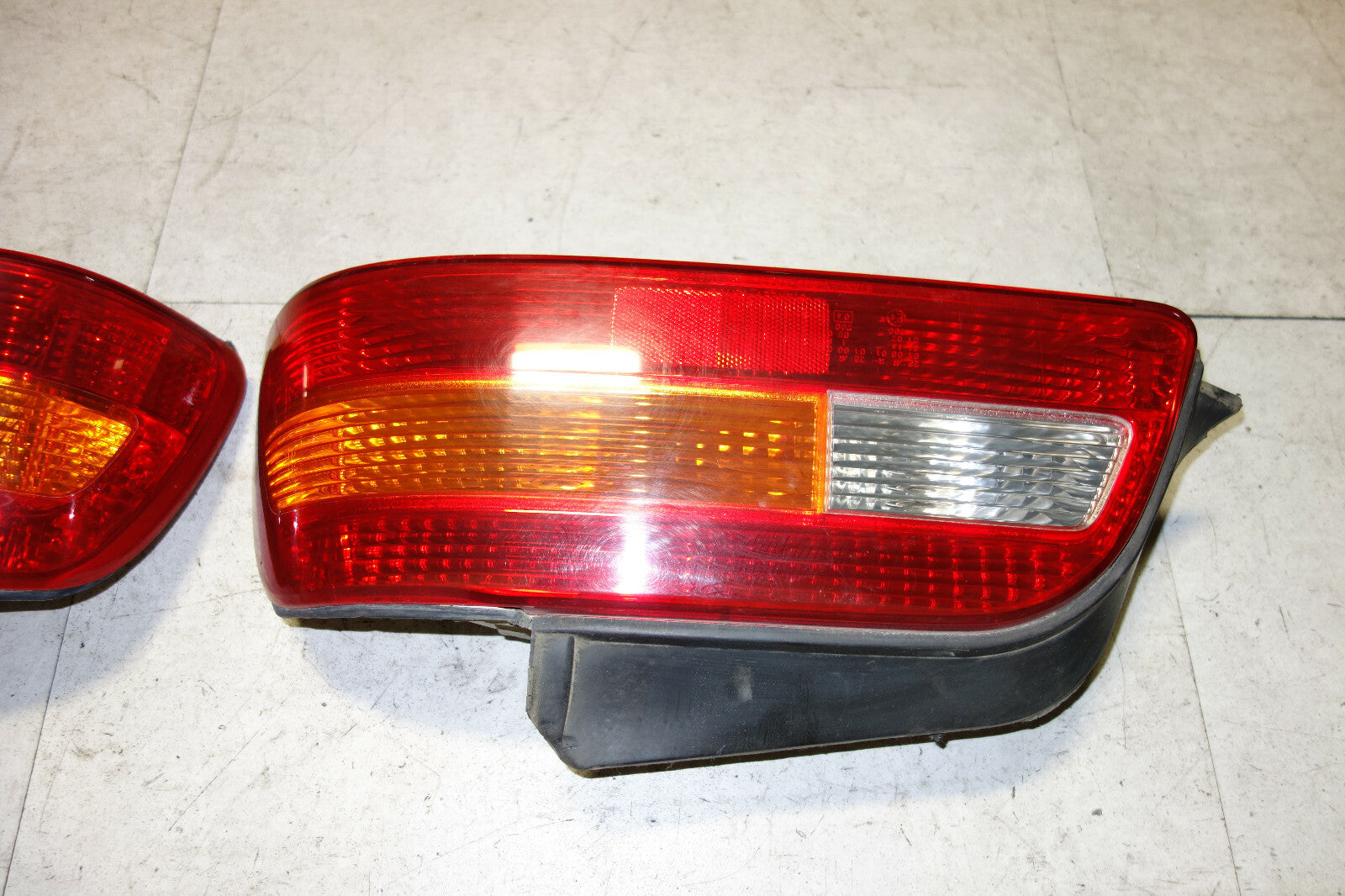 JDM Honda Legend KA7 Tail Lights Lamps OEM 1991-1995 Sedan 4-Door Left + Right