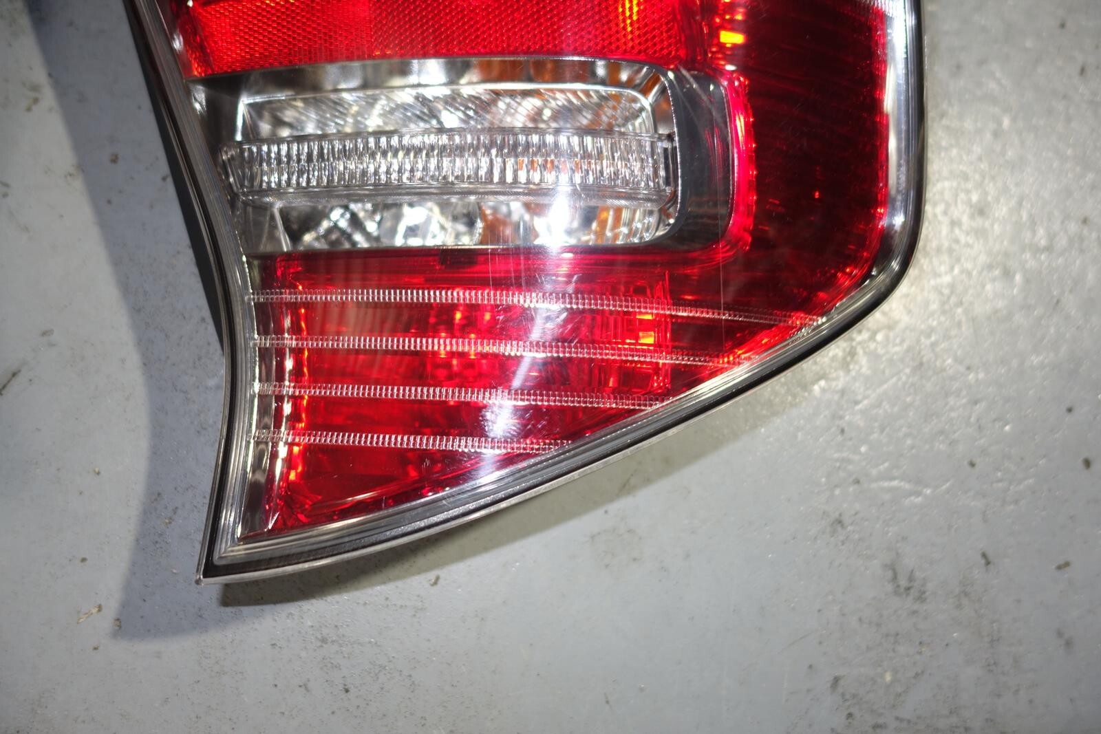JDM 2005-2007 SUBARU LEGACY SEDAN OEM USED TAIL LIGHTS LAMPS 4 DOOR SEDAN