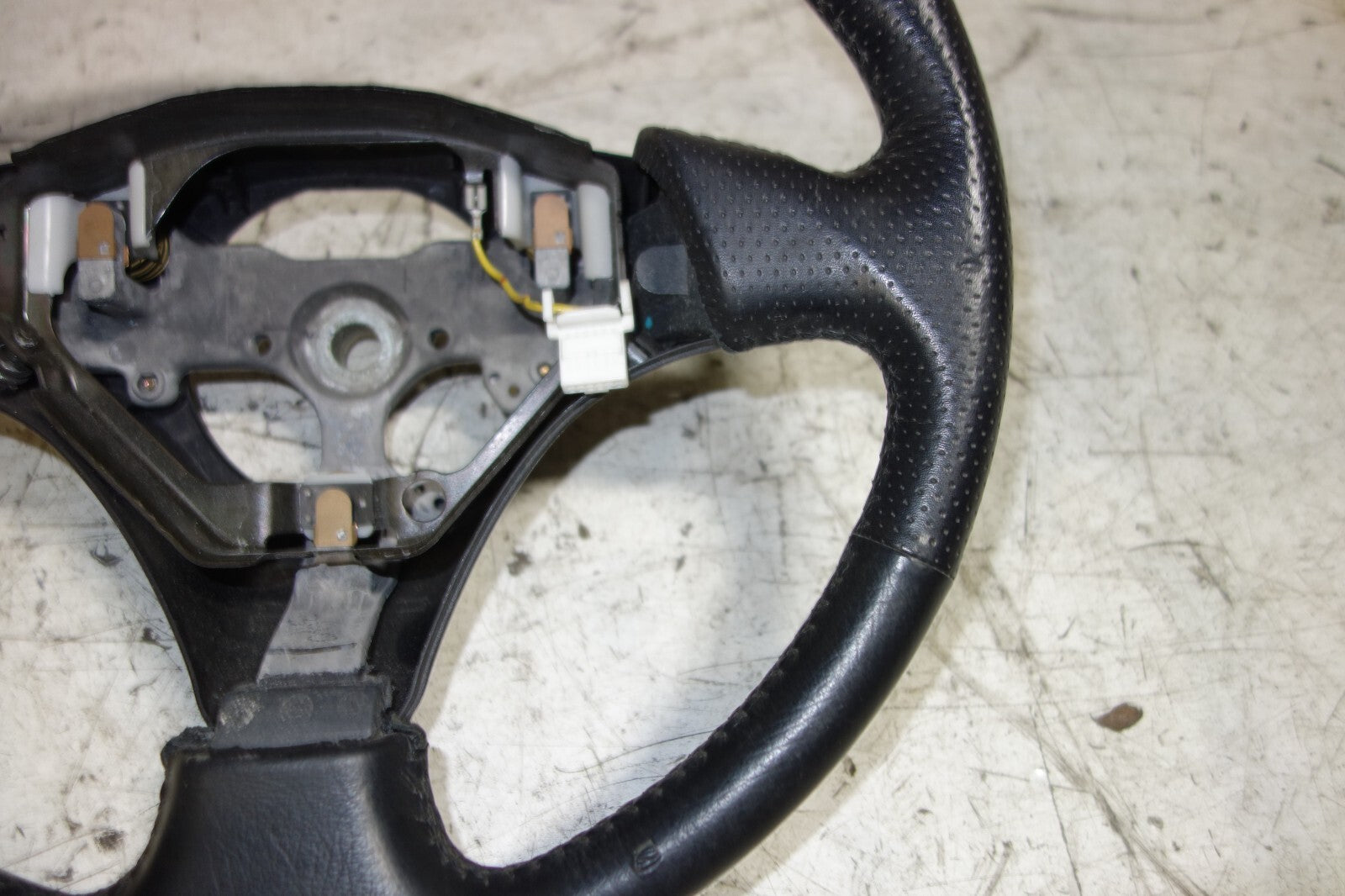 JDM 2000-2005 TOYOTA CELICA STEERING WHEEL ZZT231 ZZT230