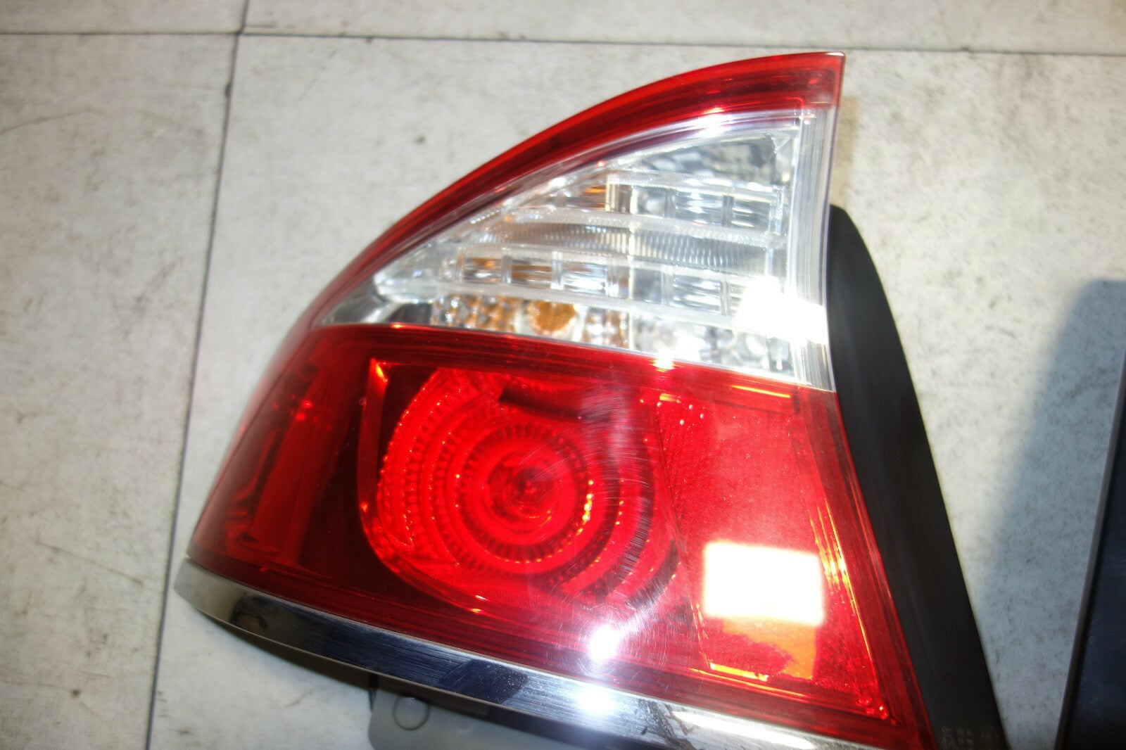 JDM 2005-2009 SUBARU LEGACY BL5 OEM USED TAIL LIGHTS 4 DOOR SEDAN TAIL LAMPS