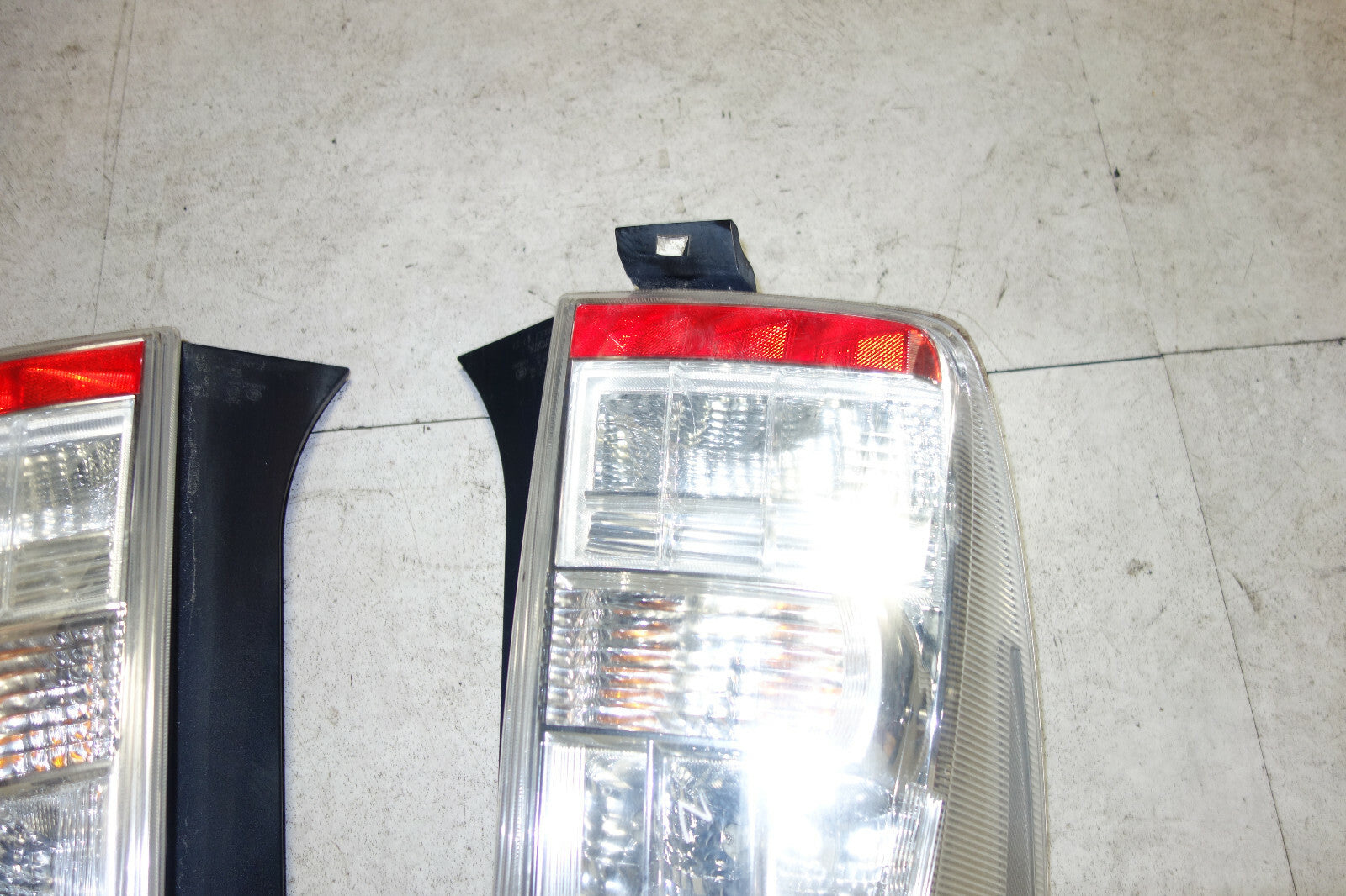 JDM Toyota Prius Taillights Taillamps OEM 2010 2011 OEM Genuine Japan