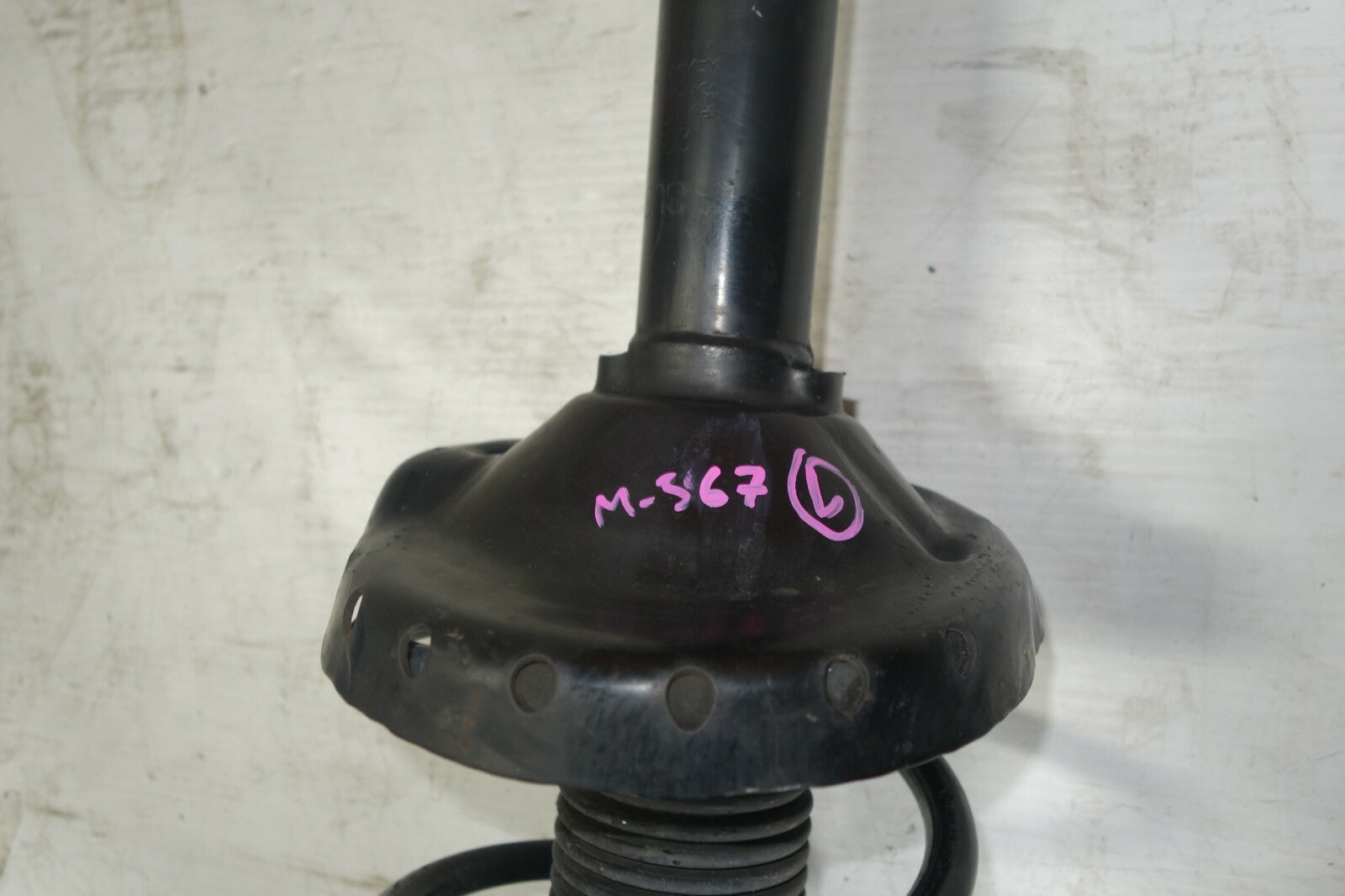 JDM 05-09 SUBARU LEGACY OUTBACK KYB FRONT LEFT SIDE SHOCK STRUT ASSEMBLY WAGON