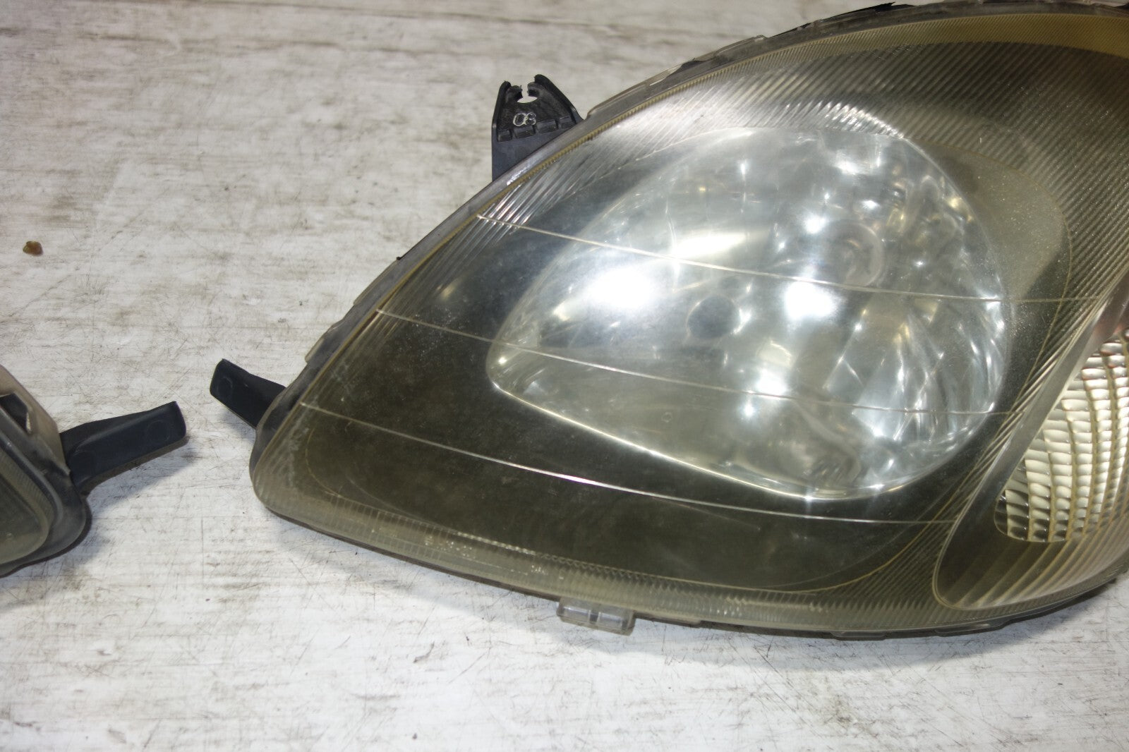 JDM 2001 Toyota Vitz Echo NCP13 Kouki Halogen Headlights Lights Lamps OEM