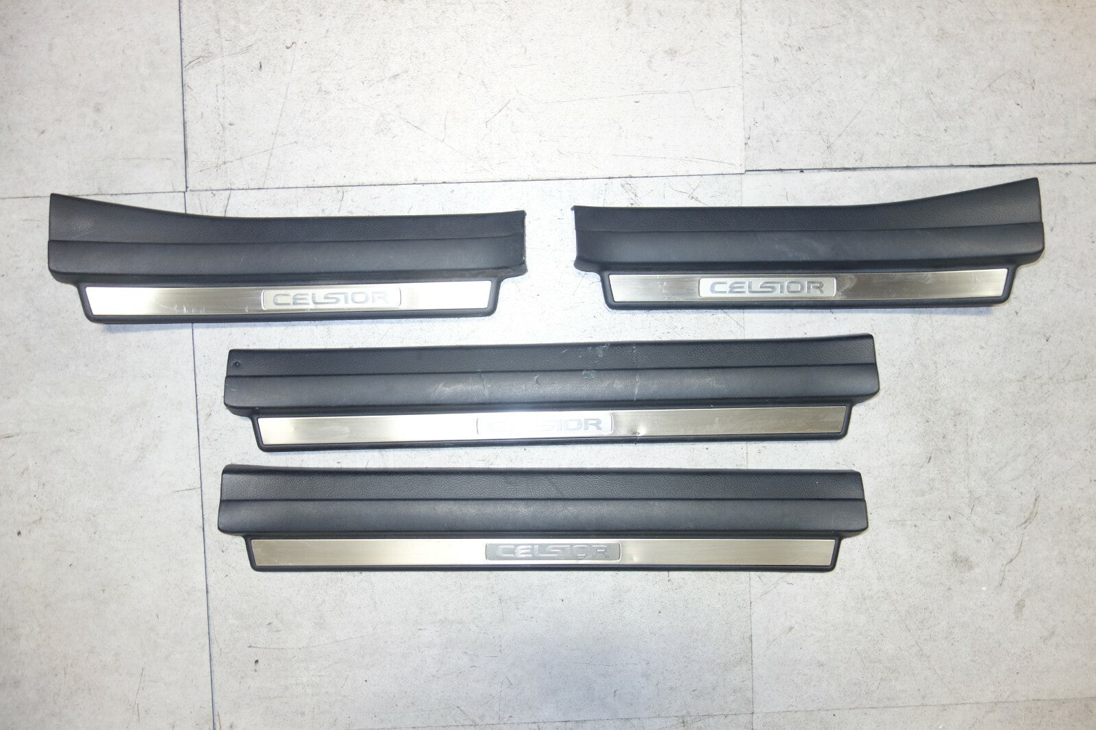 JDM 2001-2006 TOYOTA LEXUS LS430 CELSIOR UCF30 OEM DOOR SILLS SCUFF PLATES UCF31