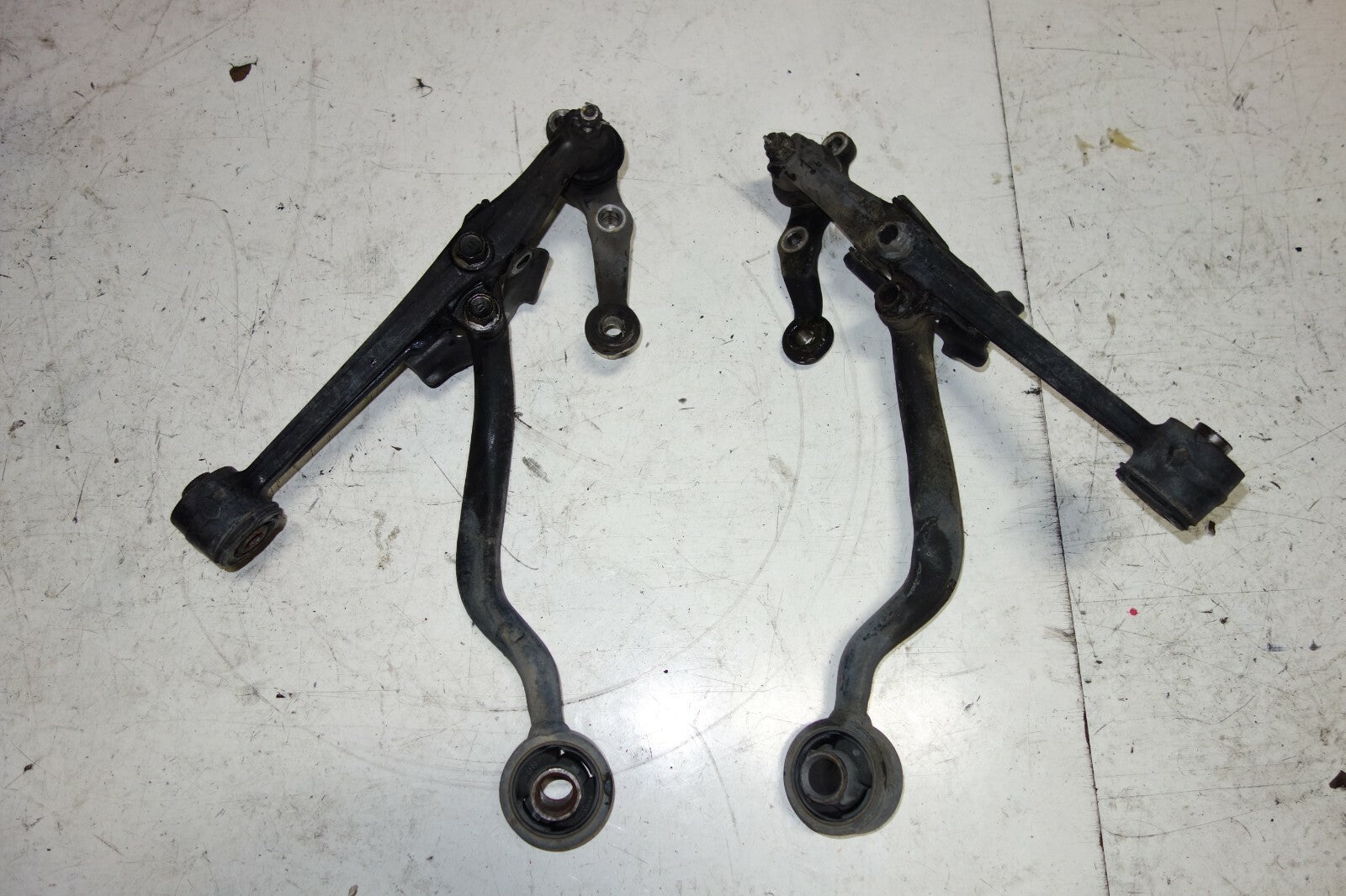 JDM Lexus is300 Altezza Front Lower Control Arms Ball Joints 2001-2005 SXE10 OEM