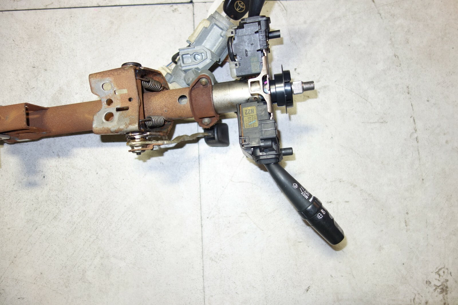 JDM Toyota Celica ZZT231 Steering Column Shaft Bar 2001-2005 RHD
