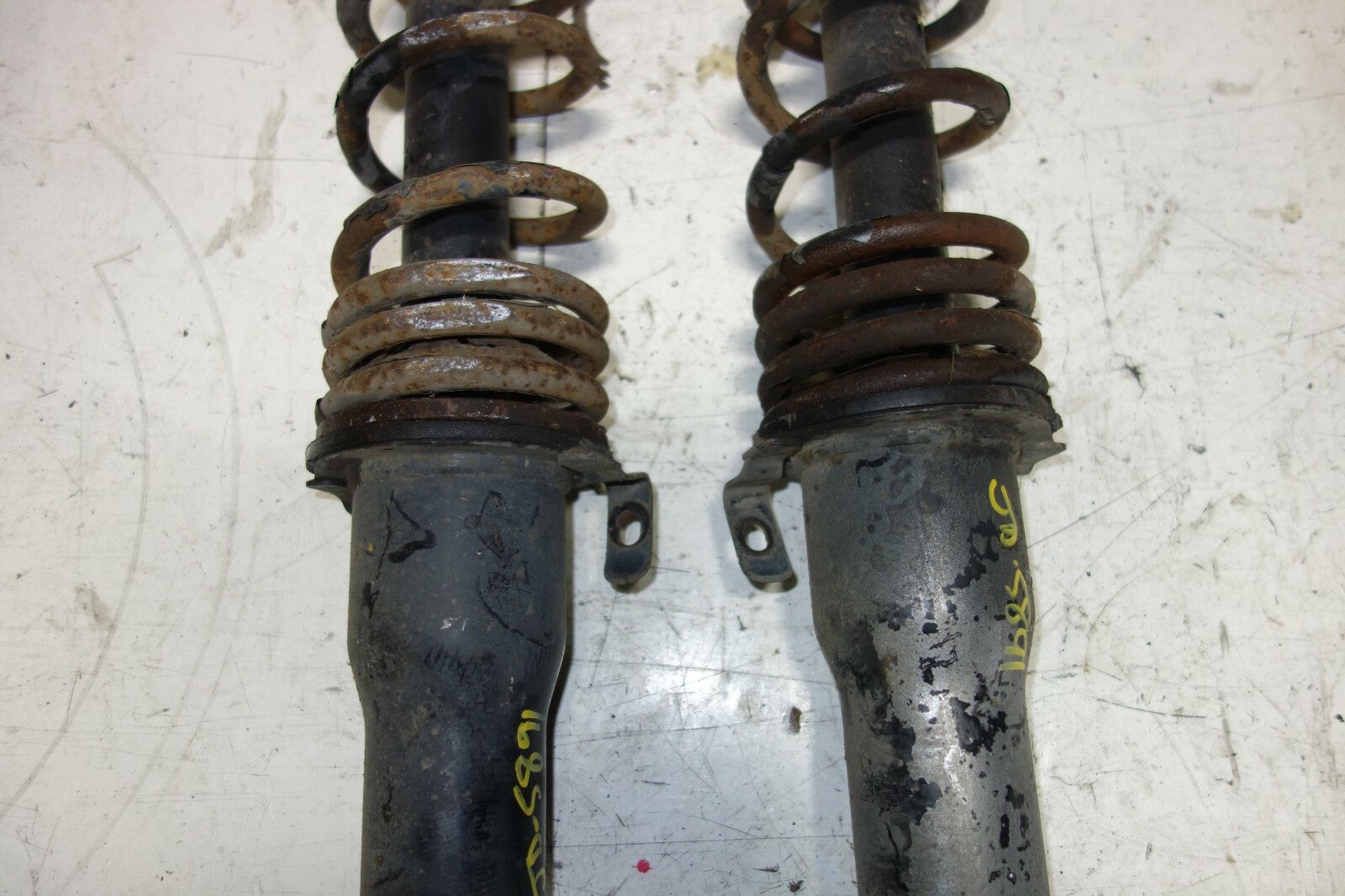 JDM Lexus is300 Altezza Rear Shocks Struts Springs 2001-2005 SXE10 OEM