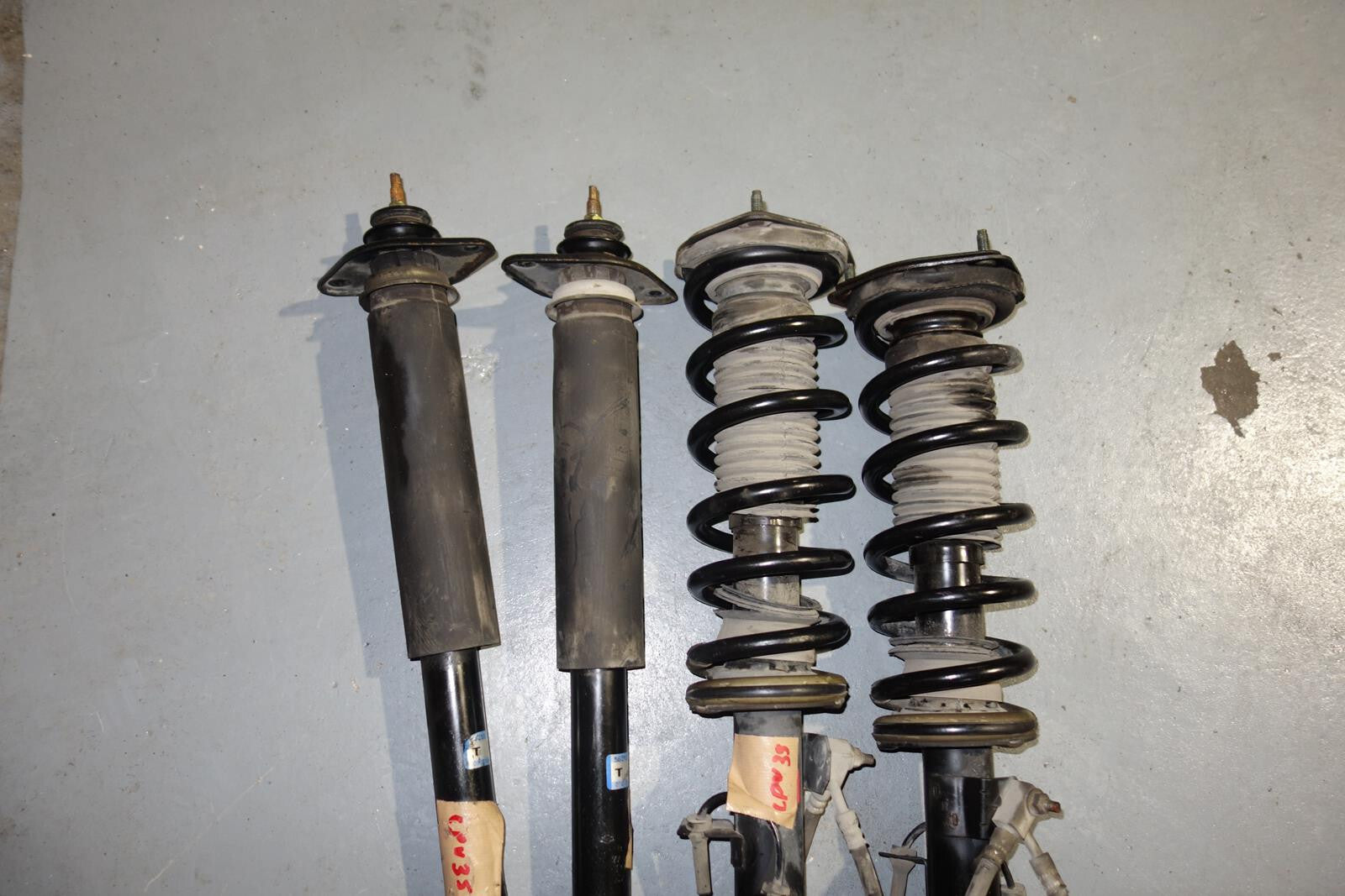 JDM Nissan 350z Z33 G35 Coupe Front Rear Shocks Coil Springs Struts 2003-2009