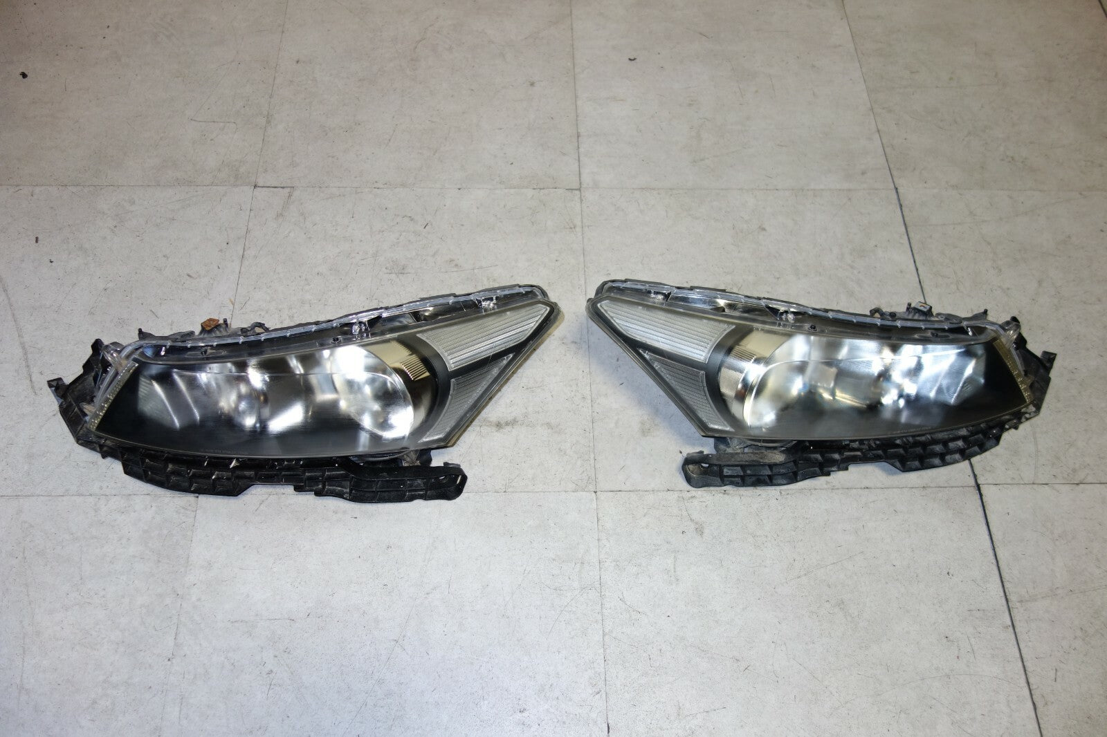 JDM 2008-2012 HONDA ACCORD INSPIRE OEM HID HEAD LIGHTS HEAD LAMPS JAPAN