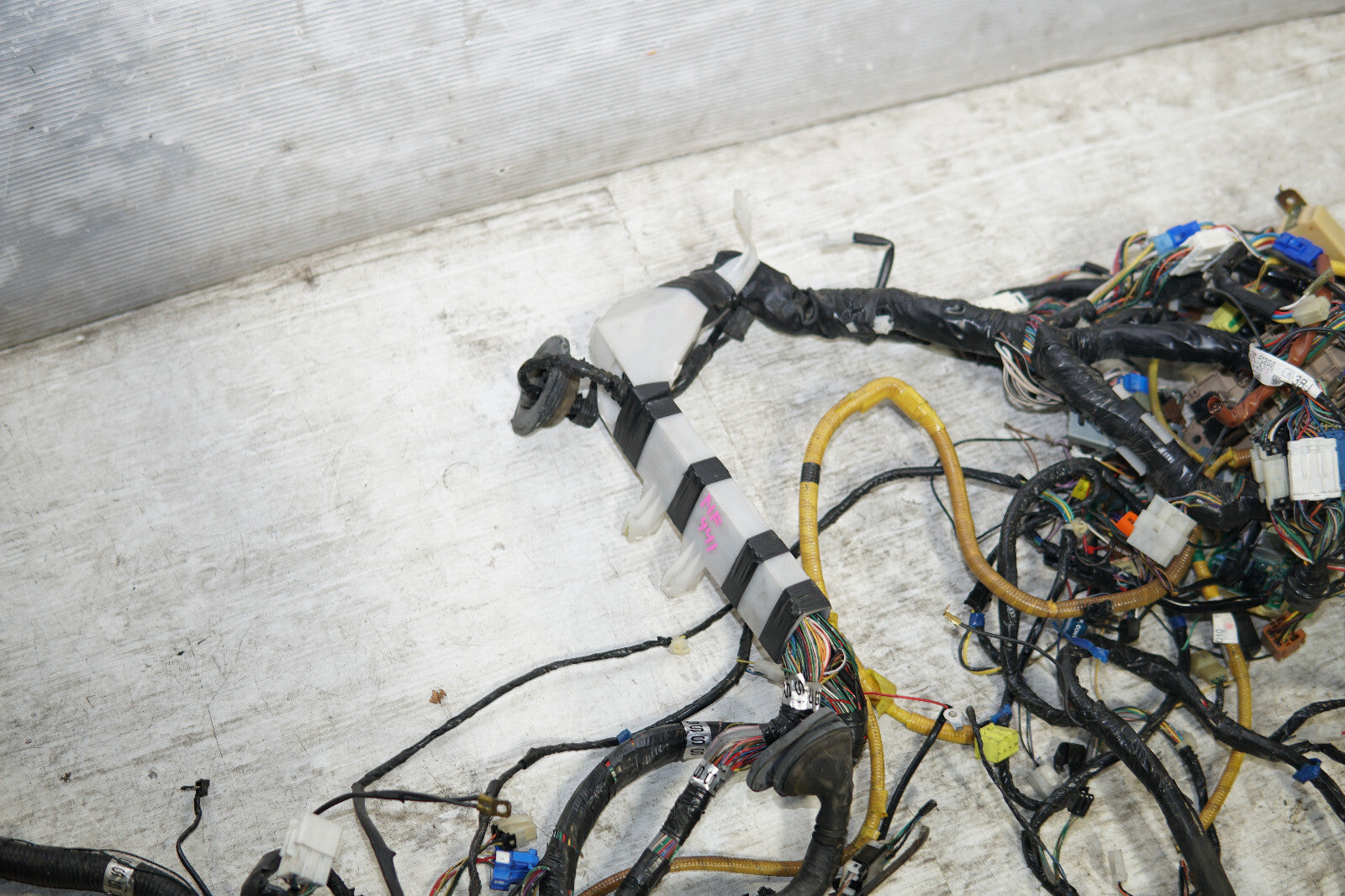 JDM Subaru Forester STi SF5 EJ205 Turbo Computer Wire Harness Wiring 1001079000