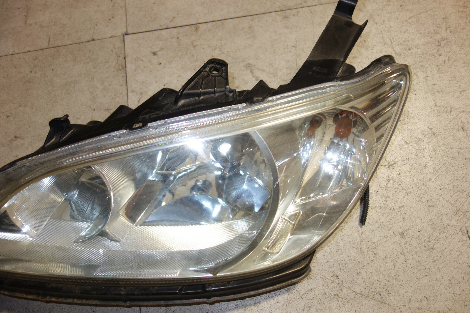 JDM Honda Civic ES EM OEM Headlights Headlamps 2004-2005 Coupe Sedan 2 & 4 Door