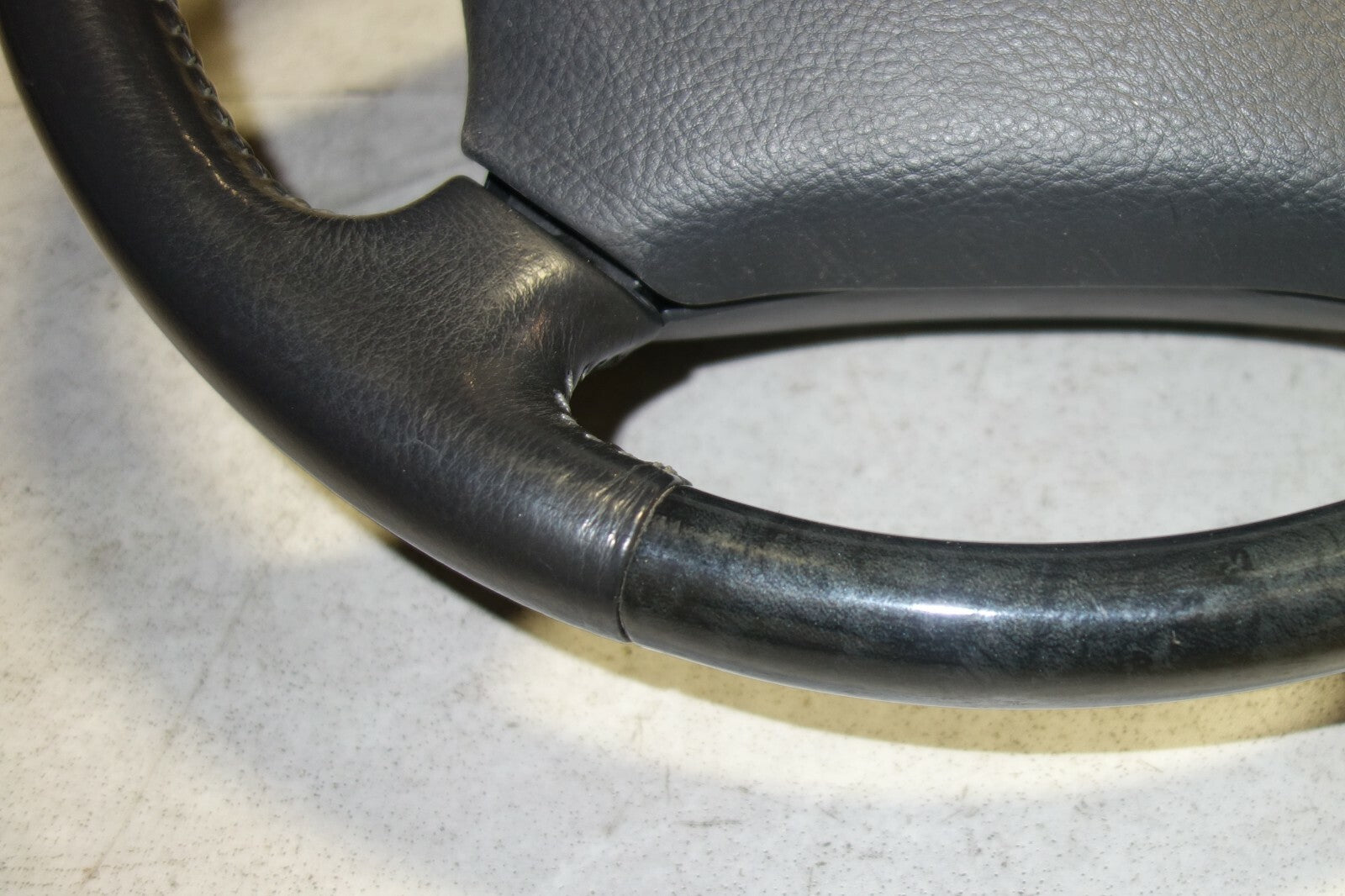 JDM Toyota Steering Wheel Estima ACR30 Used OEM Imported from Japan