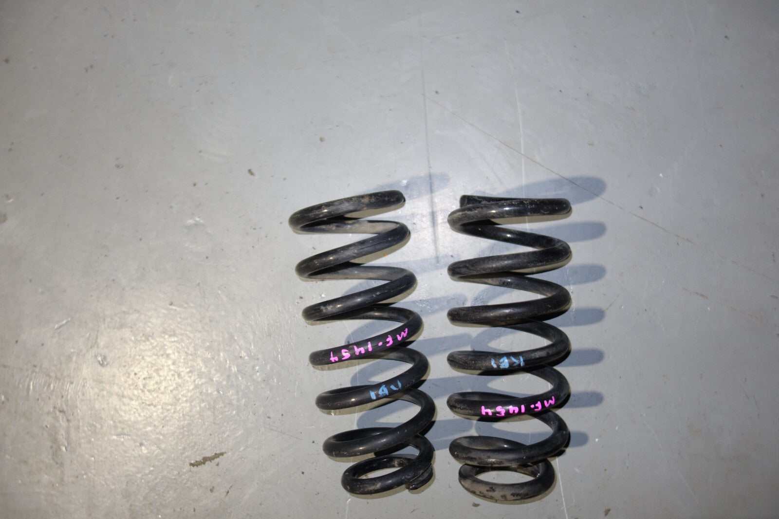 JDM 2005-2008 ACURA RL KB1 OEM REAR SPRINGS Fits : RL HONDA LEGEND JAPAN