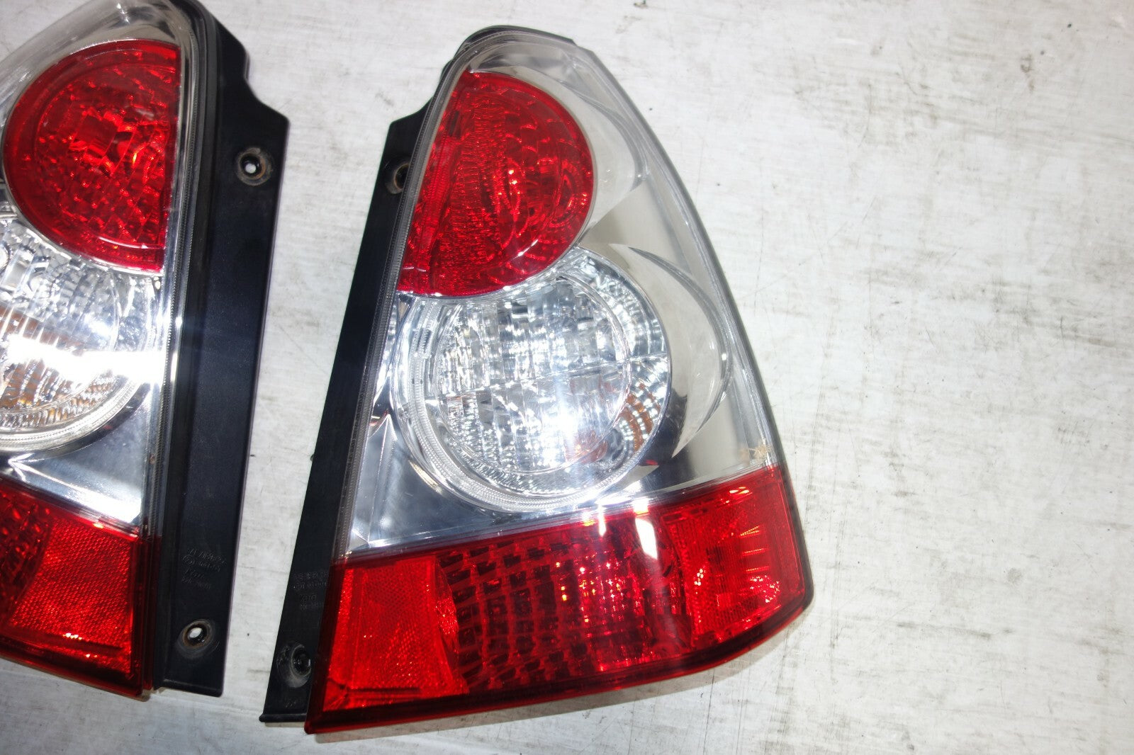 Subaru Forester OEM Tail Lights Lamps Pair Genuine 2006-2008