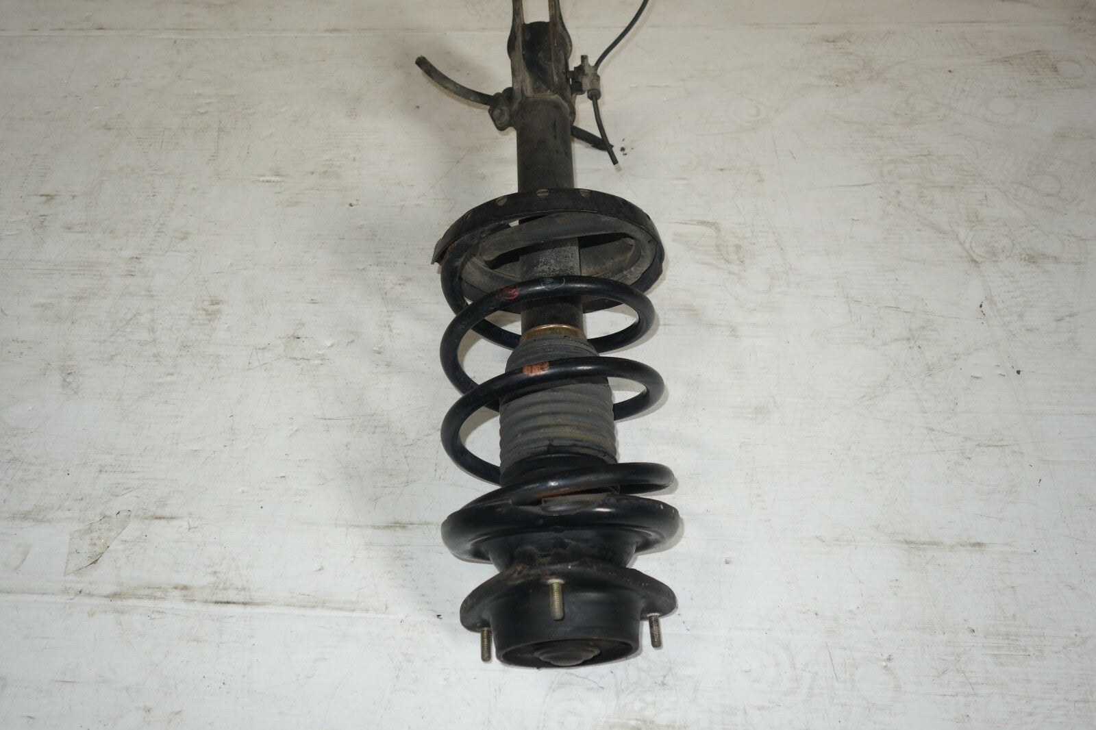 JDM 03-08 SUBARU FORESTER OEM KYB FRONT LEFT SIDE SHOCK SPRING ASSEMBLY GENUINE