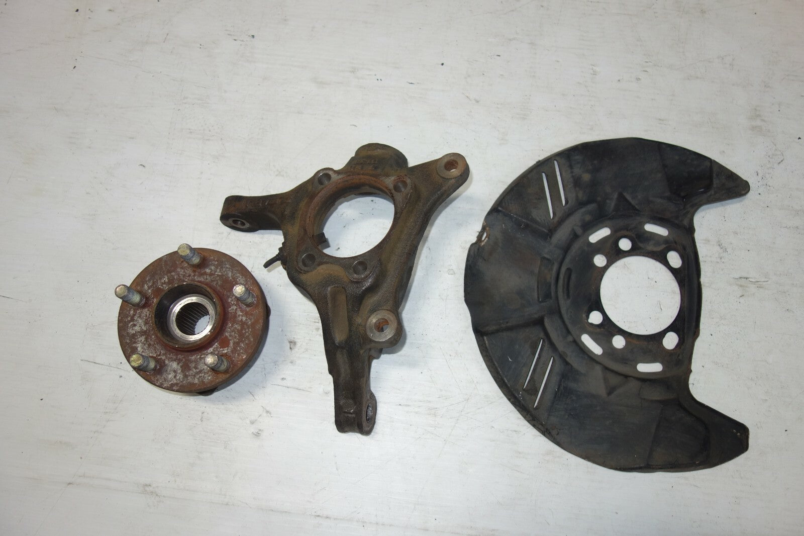 JDM SUBARU IMPREZA WRX FRONT SPINDLE HUB KNUCKLE SUSPENSION RIGHT SIDE 2008-2014
