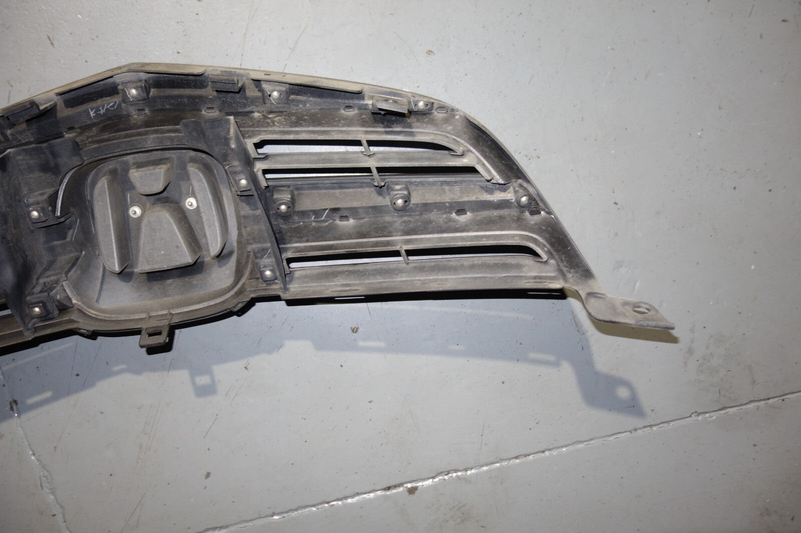 JDM Acura RL OEM Front Grille Honda Legend KB1 2005-2008
