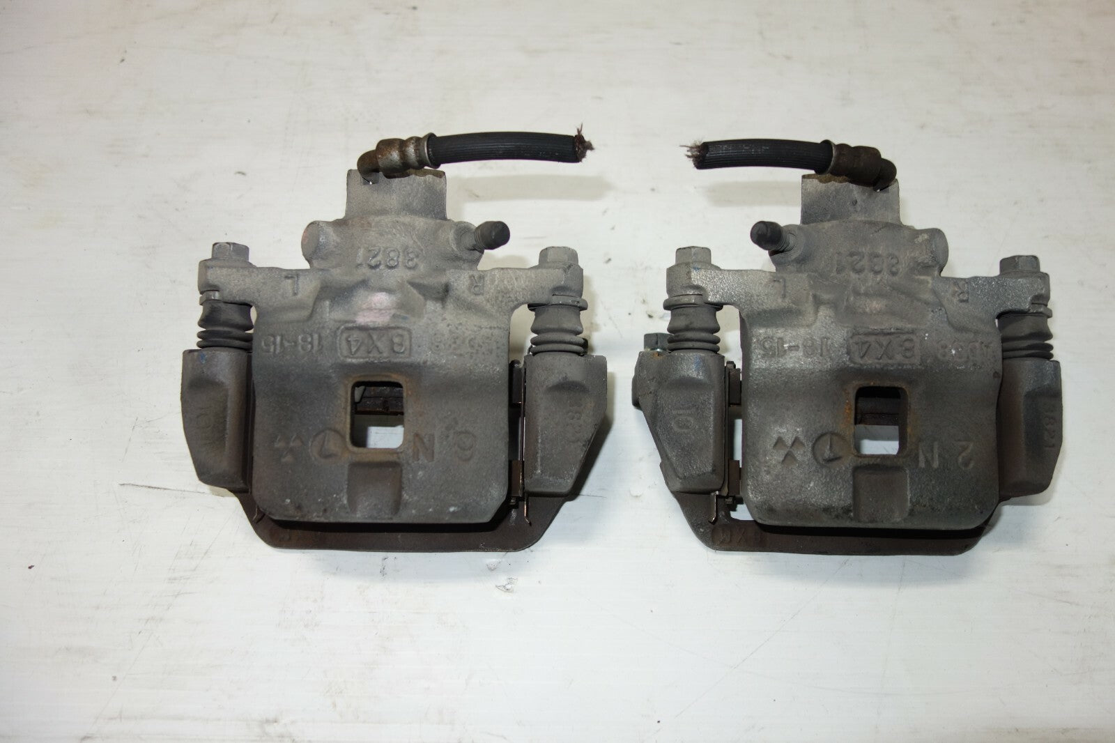 JDM 2005-2009 SUBARU LEGACY OUTBACK USED REAR BRAKE CALIPERS PAIR FITS : LEGACY