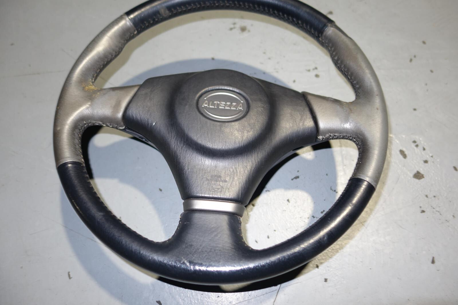 JDM Toyota Altezza Lexus IS300 Steering Wheel SXE10 2001 2002 2003 2004 2005