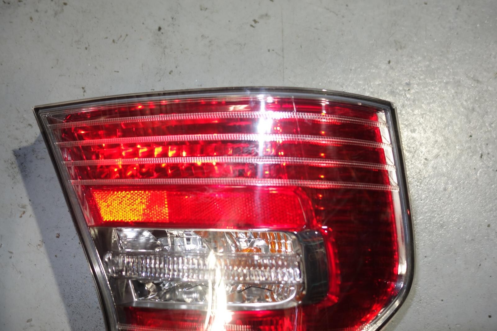 JDM 2005-2007 SUBARU LEGACY SEDAN OEM USED TAIL LIGHTS LAMPS 4 DOOR SEDAN