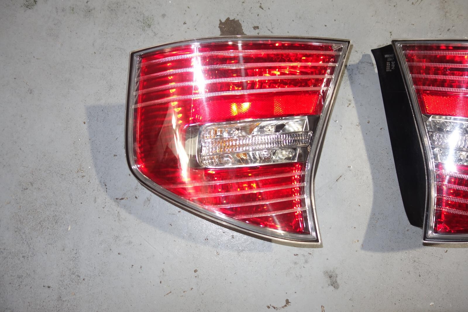 JDM 2005-2007 SUBARU LEGACY SEDAN OEM USED TAIL LIGHTS LAMPS 4 DOOR SEDAN