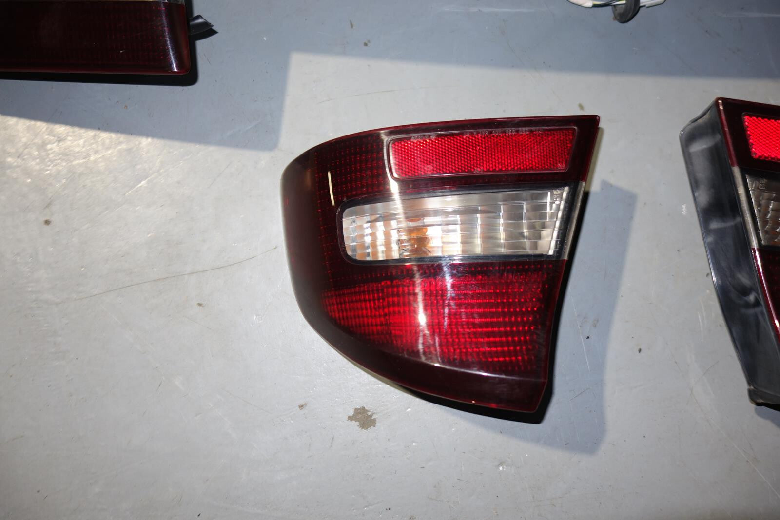 JDM Subaru Legacy B4 BE5 BE9 Sedan Tail Lights Lamps Center Garnish 1998-2004
