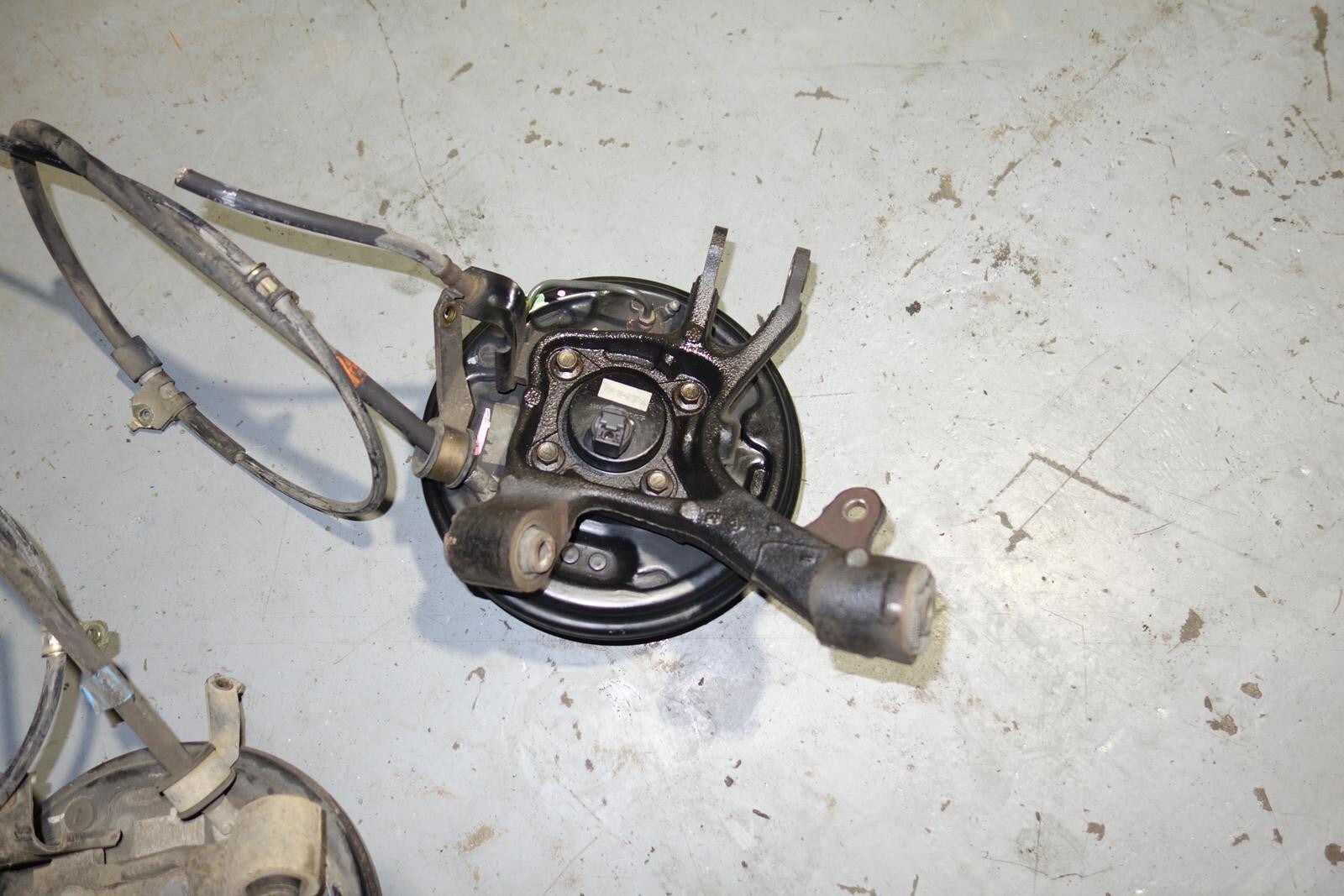 JDM Toyota Celica Rear Trailing Arm Suspension Left Right Rear Brake Drum 00-05