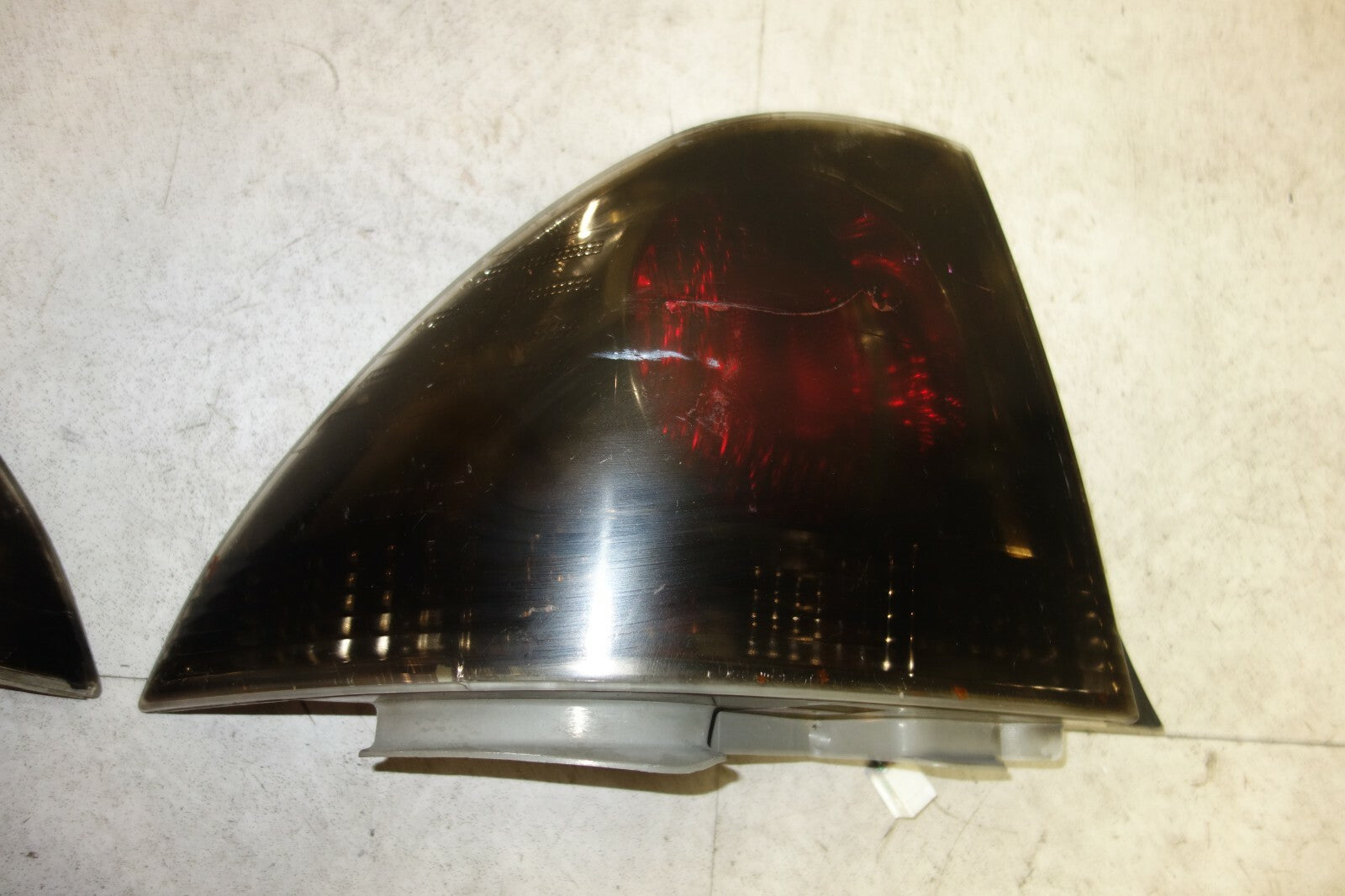 JDM 2001-2005 LEXUS IS300 TAIL LIGHTS TOYOTA ALTEZZA SXE10 TAIL LAMP