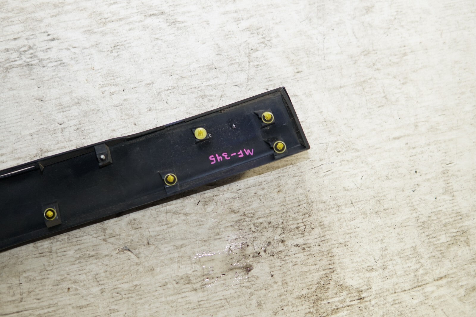 JDM TOYOTA PRIUS OEM REAR GARNISH CENTER ZVW30 2010-2011-2012-2013-2014-2015