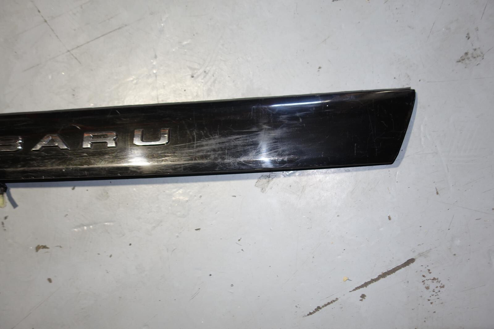 JDM Subaru Forester STi SG9 Rear Center Garnish Middle Wing Spoiler 2003-2005