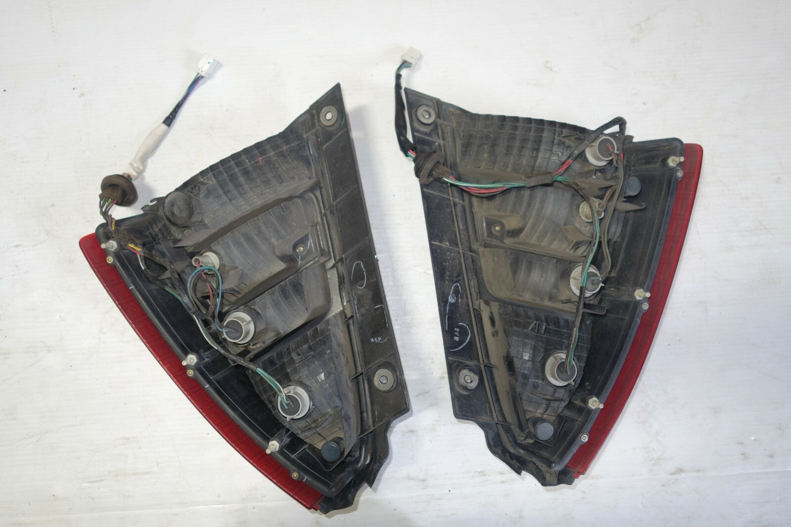 JDM 2003-2005 SUBARU FORESTER SG5 SG OEM TAIL LIGHTS LAMPS LEFT & RIGHT SIDE SET