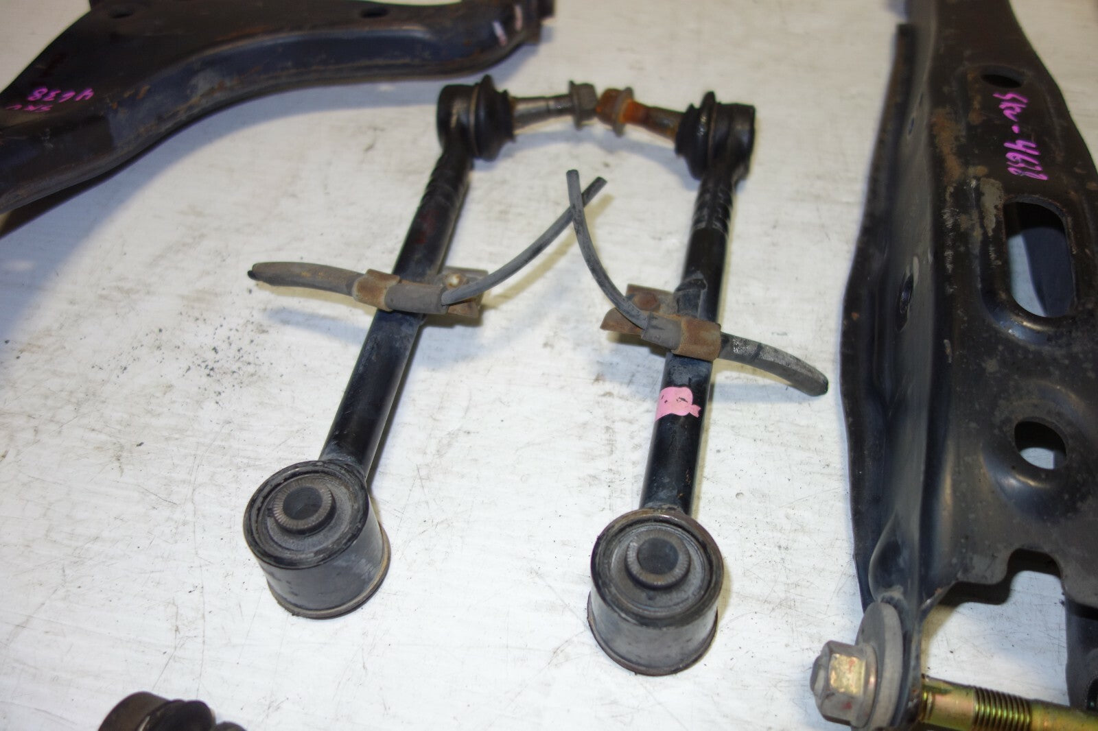 JDM Lexus IS300 / Altezza Rear Lower Control Arms Suspension SXE10 OEM 2001-2005