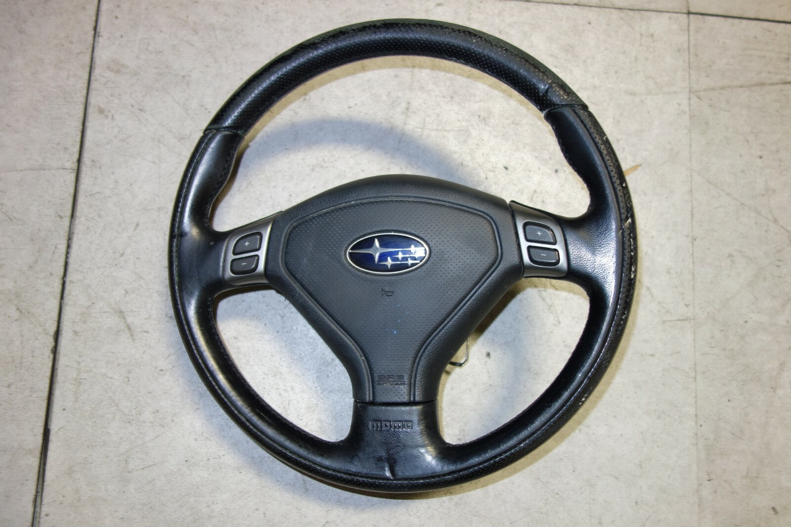 JDM 2003-2008 SUBARU FORESTER SG5 SG9 MOMO STEERING WHEEL & HUB 2003-2008