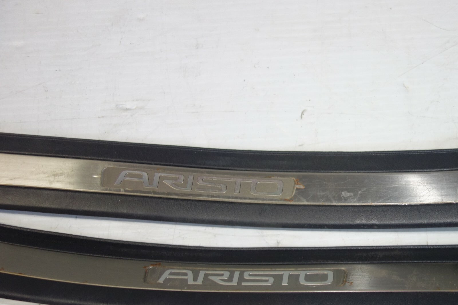JDM 1998-2005 ARISTO LEXUS GS300 OEM DOOR SILLS TRIM SCUFF PLATES SIDE STEPS