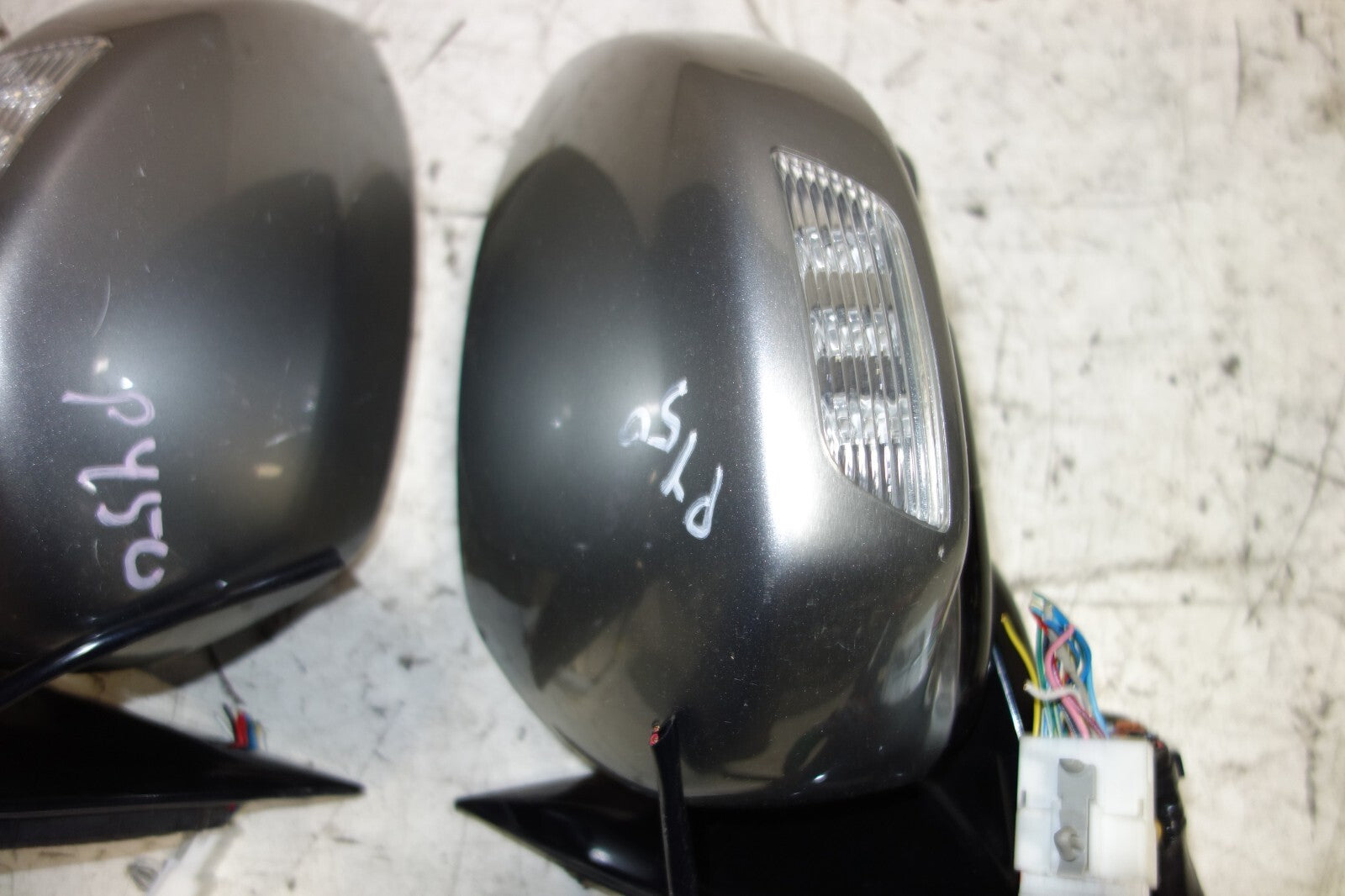 JDM Infiniti M35 / M45 Side View Mirrors Power Folding LED Signal 2006-2010