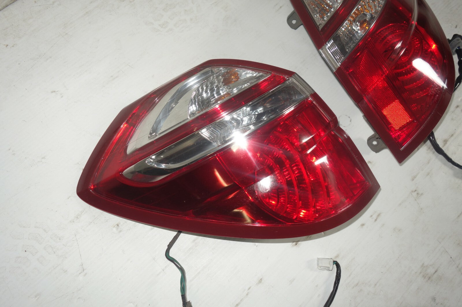 JDM 2005-2009 SUBARU LEGACY OUTBACK KOUKI OEM USED TAIL LIGHTS TAIL LAMPS