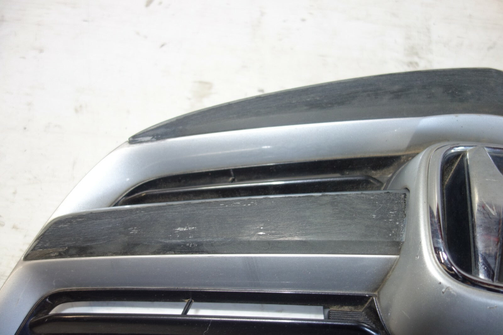JDM 2005-2008 ACURA RL KB1 OEM FRONT GRILLE HONDA LEGEND KB1 GRILL