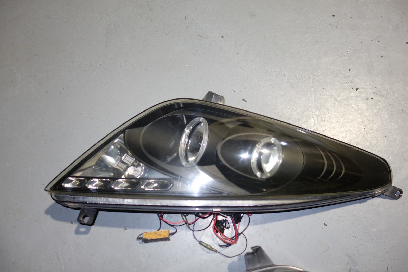 JDM 2000-2005 TOYOTA CELICA HEAD LIGHTS LEFT & RIGHT HEAD LAMPS 2000-2005