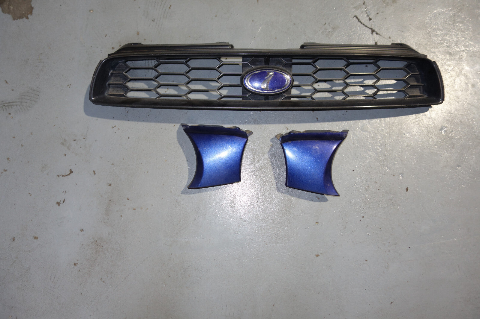 JDM Subaru Impreza WRX STi V7 Grille Outback Sport Front Grille TS RS 2002-2003