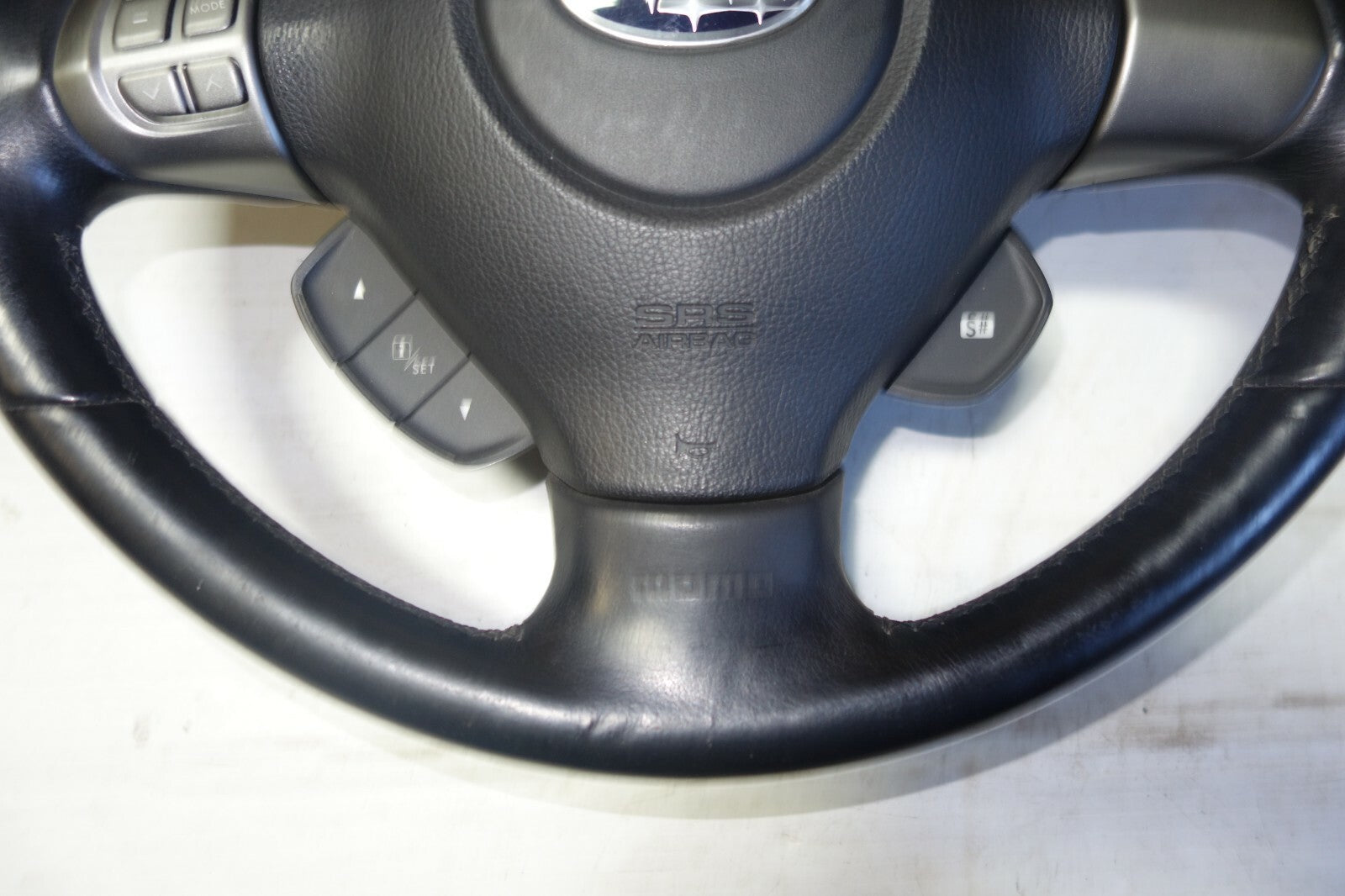 JDM 2005-2009 SUBARU LEGACY & OUTBACK MOMO STEERING WHEEL HUB 2005-2009