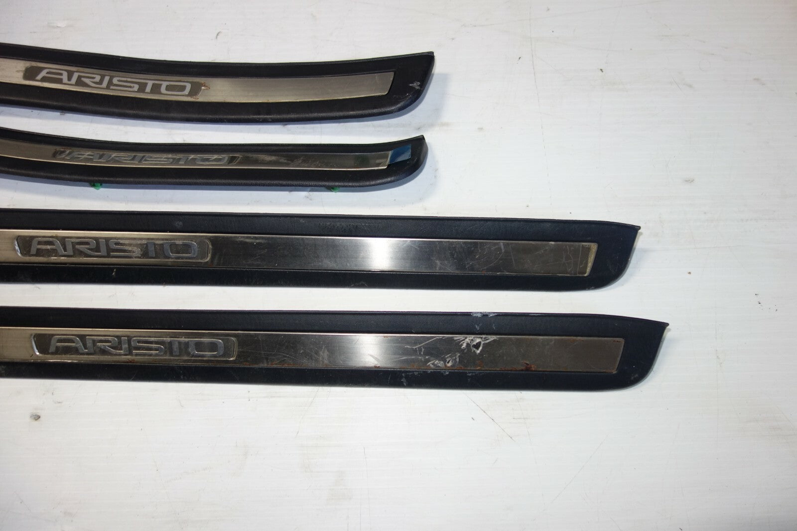 JDM 1998-2005 ARISTO LEXUS GS300 OEM DOOR SILLS TRIM SCUFF PLATES SIDE STEPS