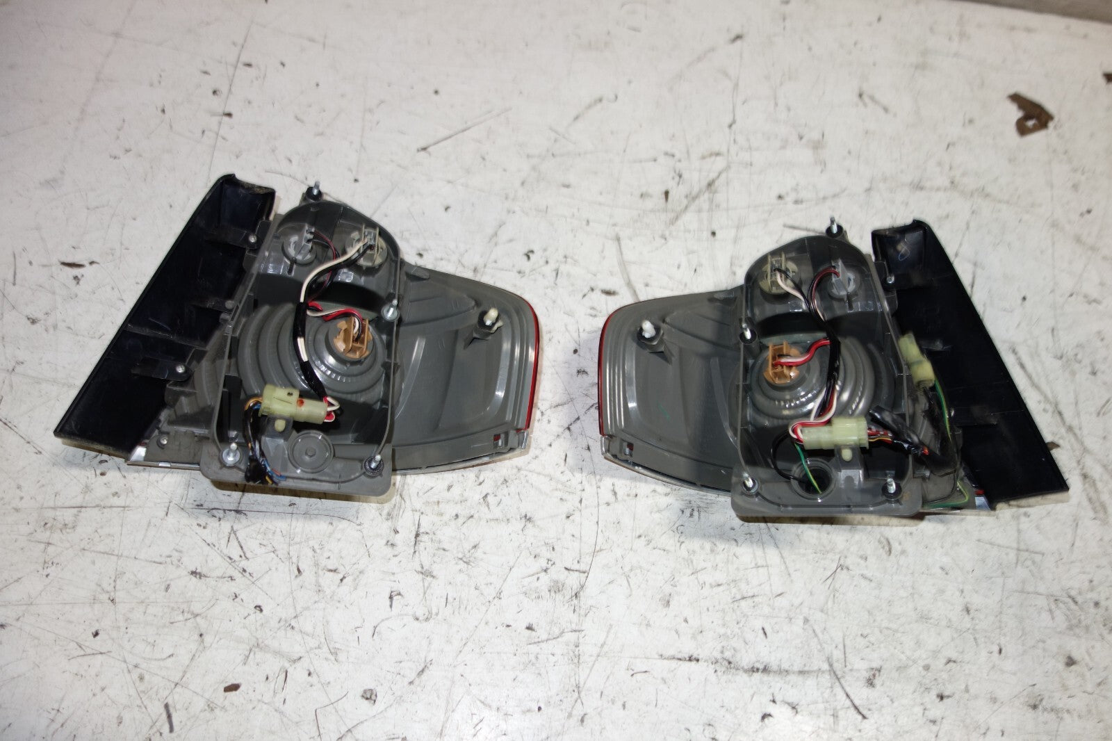JDM SUBARU LEGACY BL5 OEM USED TAIL LIGHTS LAMPS 4 DOOR SEDAN 2005-2009