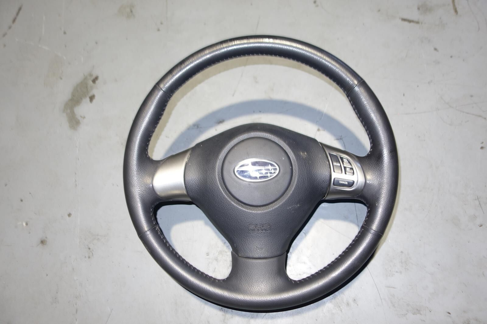 JDM 2005-2009 SUBARU LEGACY & OUTBACK MOMO STEERING WHEEL & HUB 05-2009 MF-1688
