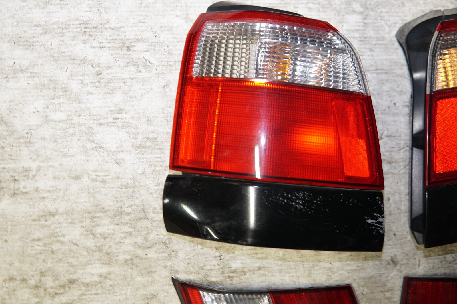 JDM 1998-2002 SUBARU FORESTER STi SF5 TAIL LIGHTS TAIL LAMPS TRUNK LIGHTS