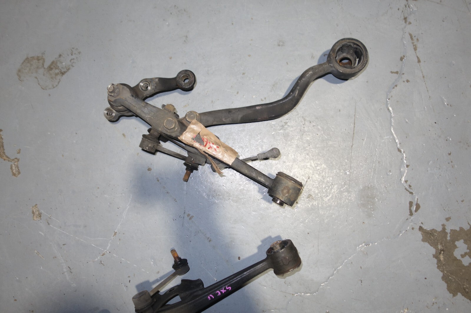 JDM 01-05 LEXUS IS300 OEM FRONT LOWER CONTROL ARM LEFT & RIGHT SXE10 ALTEZZA